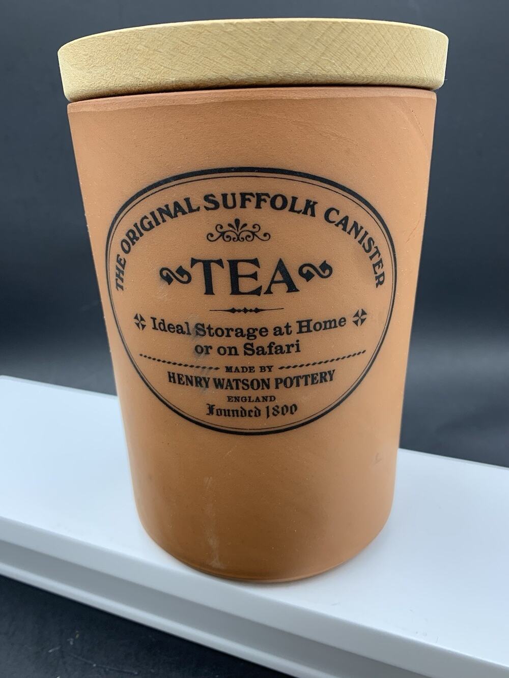 The Original Suffolk Canister Henry Watson TEA Terracotta w/ Wooden Lid -READ